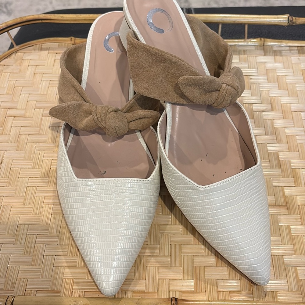 Journee Collection Women’s Melora Bow detail Slip on Mules